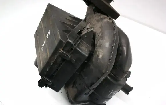Nissan Pathfinder R51 Air filter box