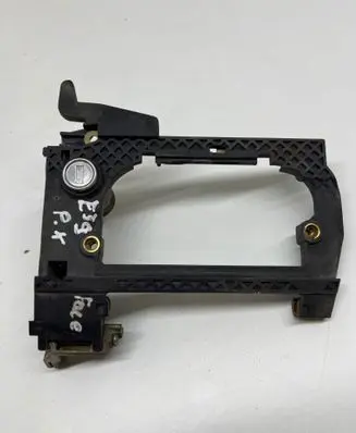BMW 5 E39 Front door exterior handle/bracket 51218245353