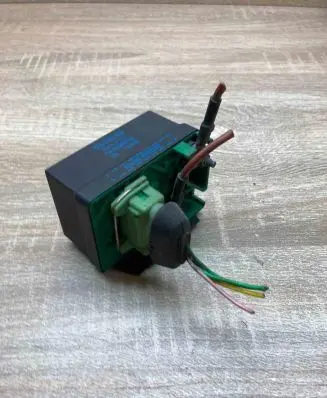 Citroen Berlingo Glow plug pre-heat relay 9619039780 735068 WithPlug