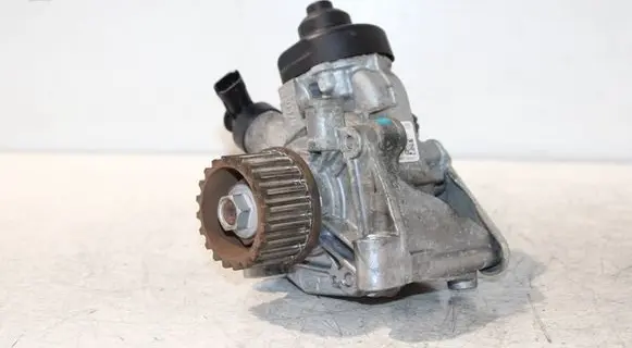 Mercedes-Benz Citan W415 Fuel injection high pressure pump 167007358R 0445010704