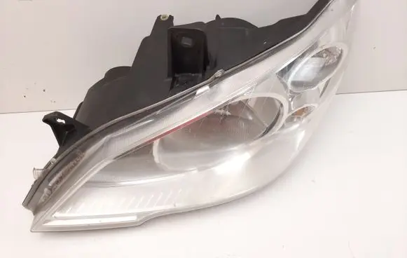 Mercedes-Benz Vito Viano W639 Headlight/headlamp 16589900