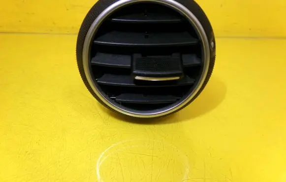 Audi A3 S3 8P Dashboard side air vent grill/cover trim 8P0820901A5PR