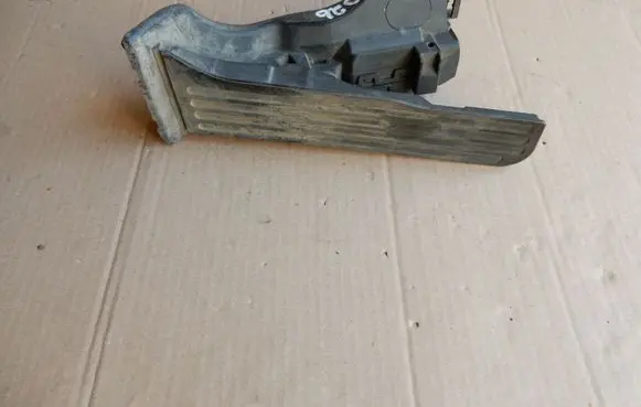 Volkswagen PASSAT B6 Accelerator throttle pedal 1K1721503L 40224
