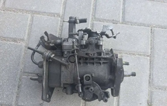 Volkswagen PASSAT B3 Fuel injection high pressure pump 221BS4008 0460404179