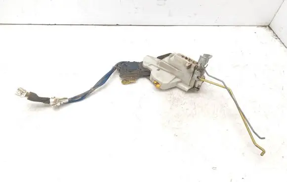 Suzuki Liana Front door lock