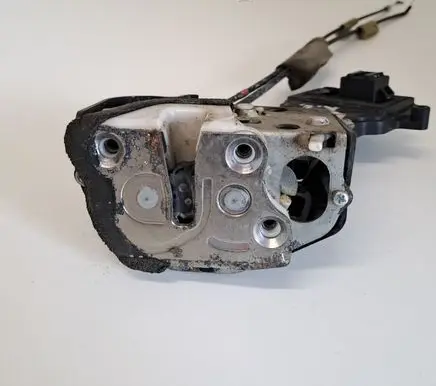 Mazda 6 Rear door lock B64E
