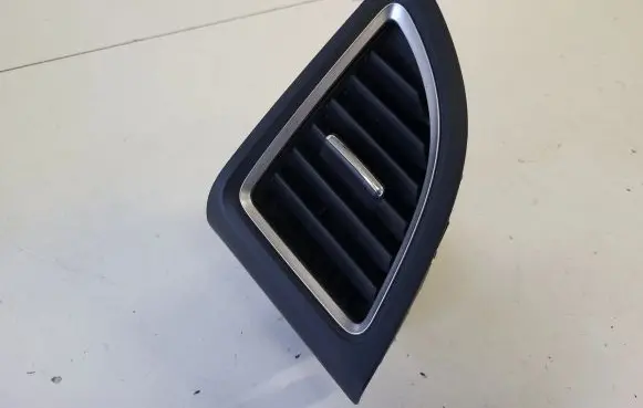 Honda CR-V Dashboard side air vent grill/cover trim 77615T0AA1