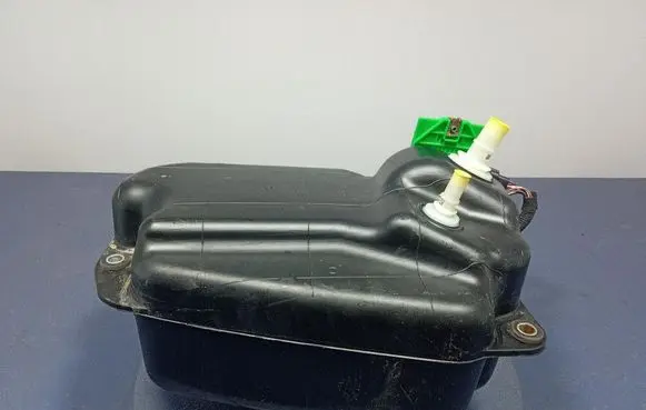 Opel Insignia A AdBlue liquid reservoir 84243719