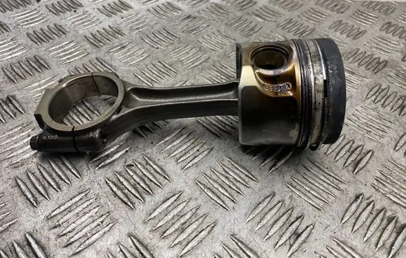 Skoda Superb B6 (3T) Piston with connecting rod 