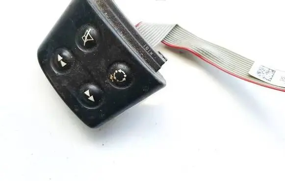 Seat Leon (1P) Steering wheel buttons/switches N1785