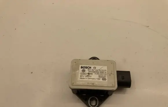 Audi A6 S6 C6 4F Acceleration sensor 8E0907637