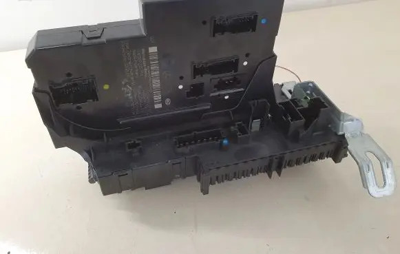 Mercedes-Benz C W204 Comfort/convenience module 2049060105 2049019602 2129024301