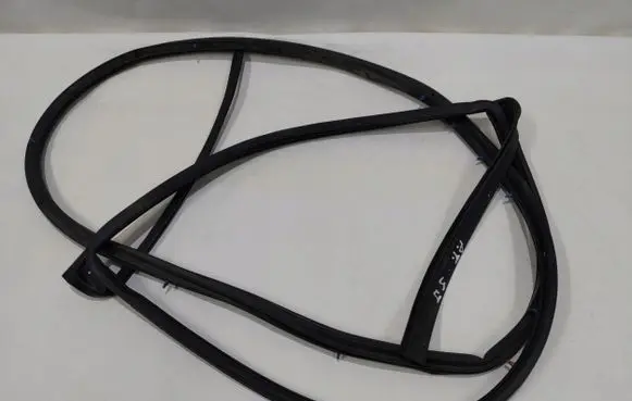 Subaru Forester SJ Rubber seal loading door 