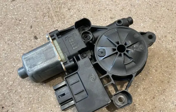 Volkswagen Golf VIII Rear door window regulator motor 5Q0959407C