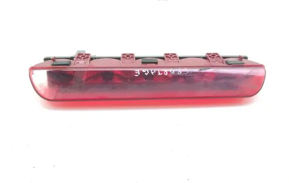KIA Sportage Third/center stoplight