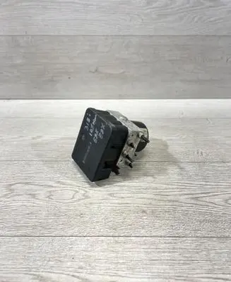 BMW 1 E81 E87 ABS Pump 6789301 28560064003 10096008453
