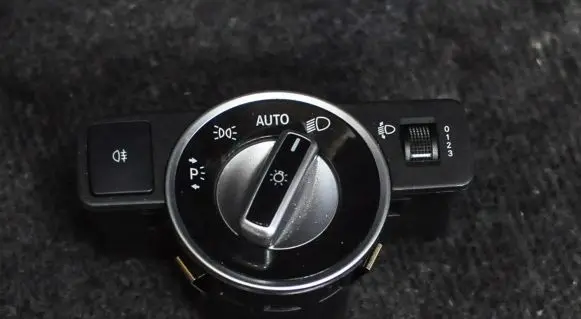 Mercedes-Benz C W204 Light switch A2049053103