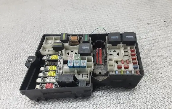Ford Focus C-MAX Fuse module 3M5T14A067BC