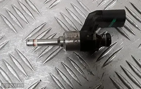 Volkswagen Golf VI Fuel injector 03C906036M