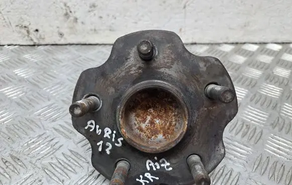 Toyota Auris 150 Rear wheel hub 4245012110 0182ADT270MR