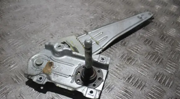 Rear door manual window regulator