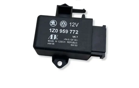 Volkswagen PASSAT B6 Seat heating relay 1Z0959772