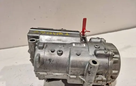 Renault Twingo III Air conditioning (A/C) compressor (pump) 926000134R