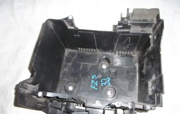 Renault Megane IV Battery tray 