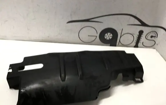 Rear underbody cover/under tray
