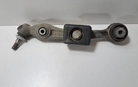 BMW X7 G07 Front lower control arm/wishbone 6878082 6884584