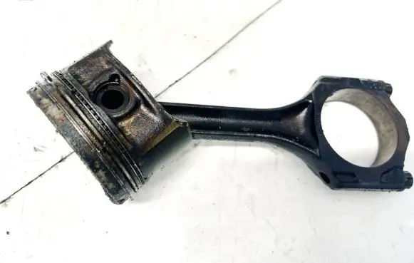 Volkswagen Polo III 6N 6N2 6NF Piston with connecting rod
