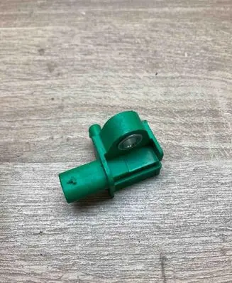 Volkswagen Golf VI Airbag deployment crash/impact sensor 5K0959351 5WK4000