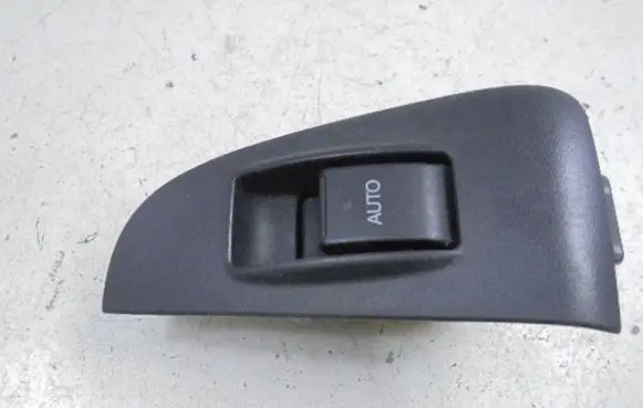 Toyota Avensis Verso Electric window control switch 74272-05020