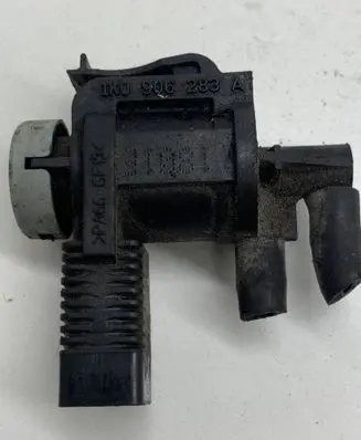 Volkswagen Golf V Turbo solenoid valve 1K0906283A