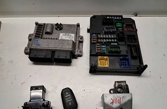 Citroen C4 Grand Picasso Engine control unit/module 9808270880 9806687980