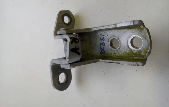 Lexus IS 220D-250-350 Front door upper hinge