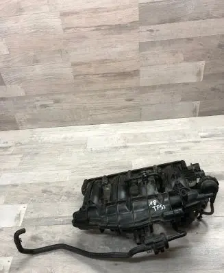 Audi A4 S4 B7 8E 8H Intake manifold 06133185