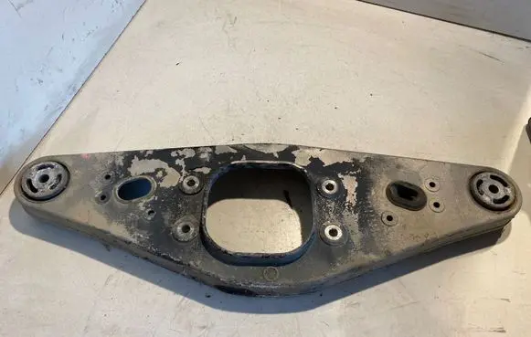 Mercedes-Benz E W211 Rear differential/diff mount bracket A2303522202