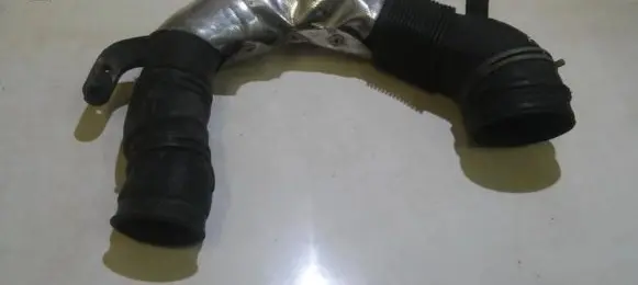 Air intake hose/pipe