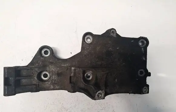 Volkswagen Touran I Engine mounting bracket 03G903143A