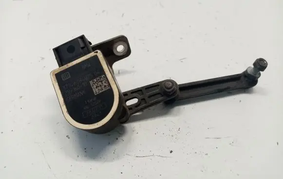 Headlight/headlamp level sensor