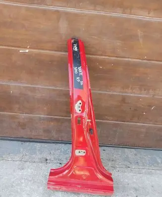 Toyota Yaris Pillar (middle) 