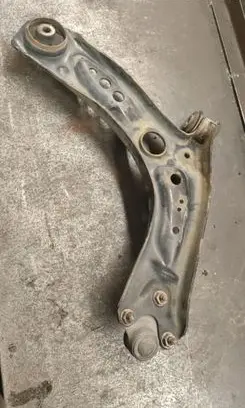 Skoda Octavia Mk3 (5E) Front lower control arm/wishbone 5Q0407151T