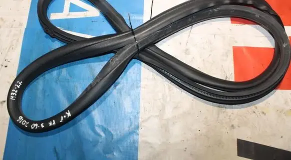 Volvo S60 Front door rubber seal P594A