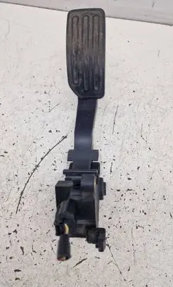Nissan Juke I F15 Accelerator throttle pedal 180021KMOB