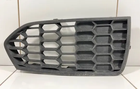 BMW X5 E70 Front fog light trim/grill 10833610 8077386