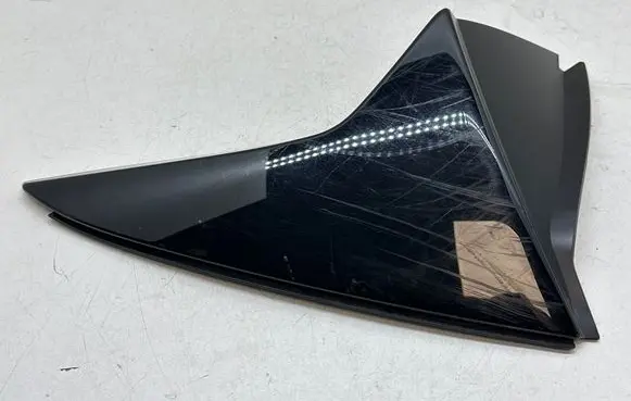Ford Focus Tailgate/trunk spoiler JX7B442A92C
