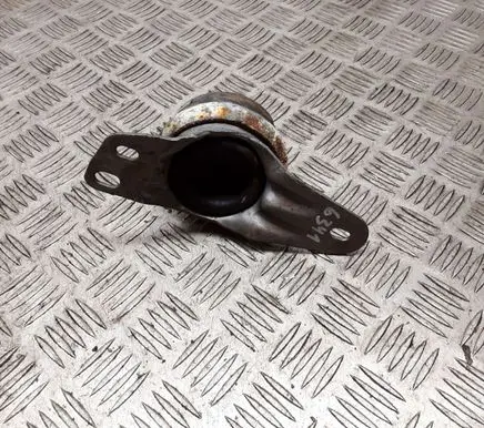 Engine mount bracket