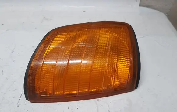 Mercedes-Benz E W124 Front indicator light 42704R6