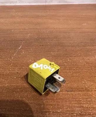 Mercedes-Benz A W169 Other relay A0025421419 D1041